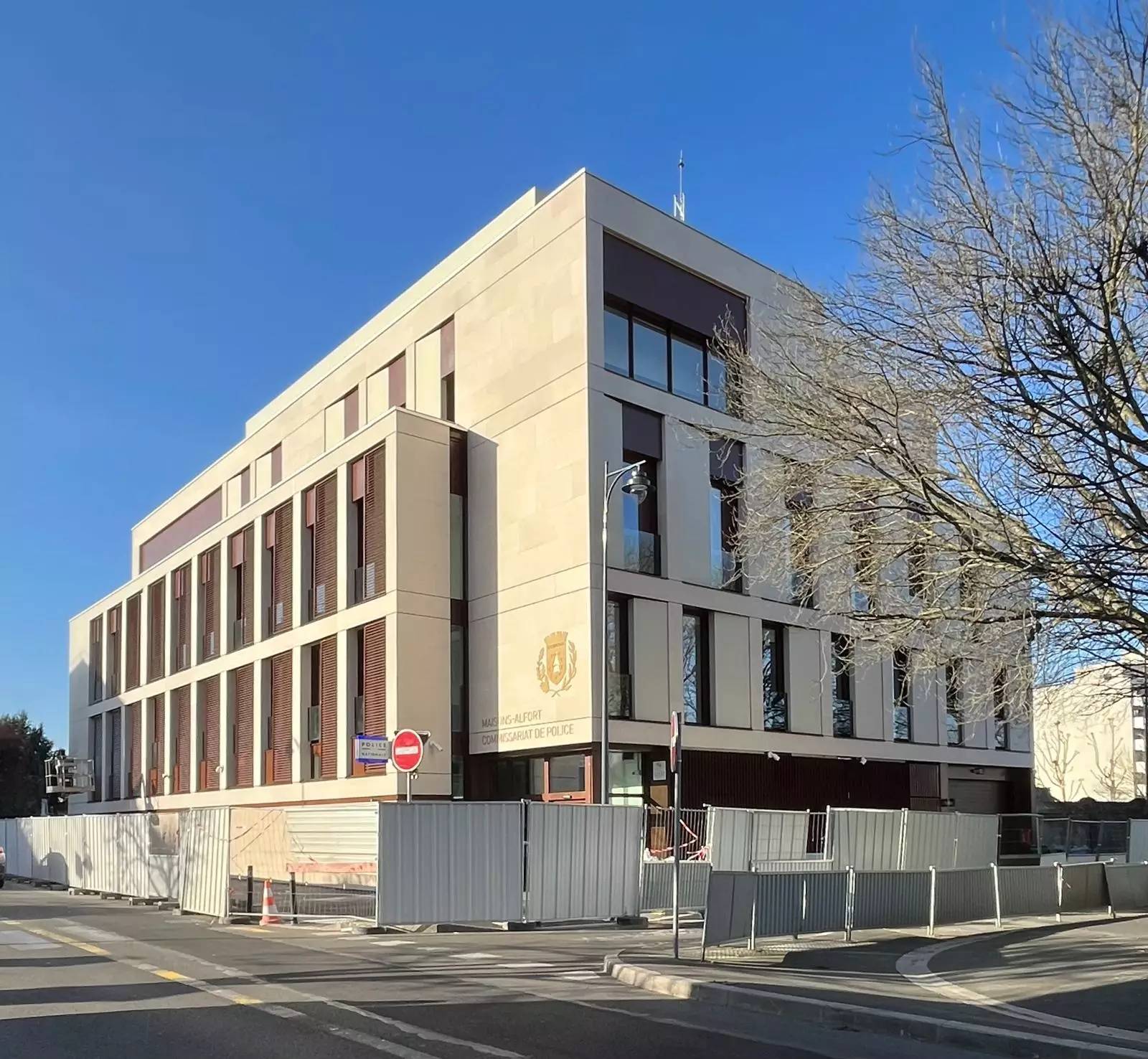 LIVRAISON // Commissariat de Maisons-Alfort 