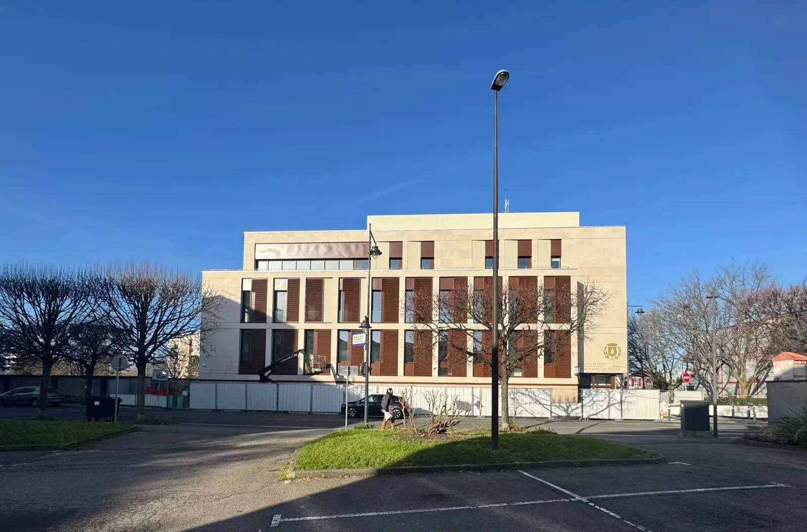LIVRAISON // Commissariat de Maisons-Alfort 