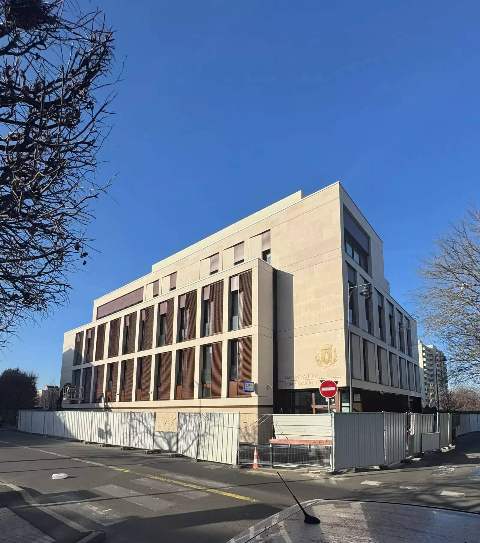 LIVRAISON // Commissariat de Maisons-Alfort 