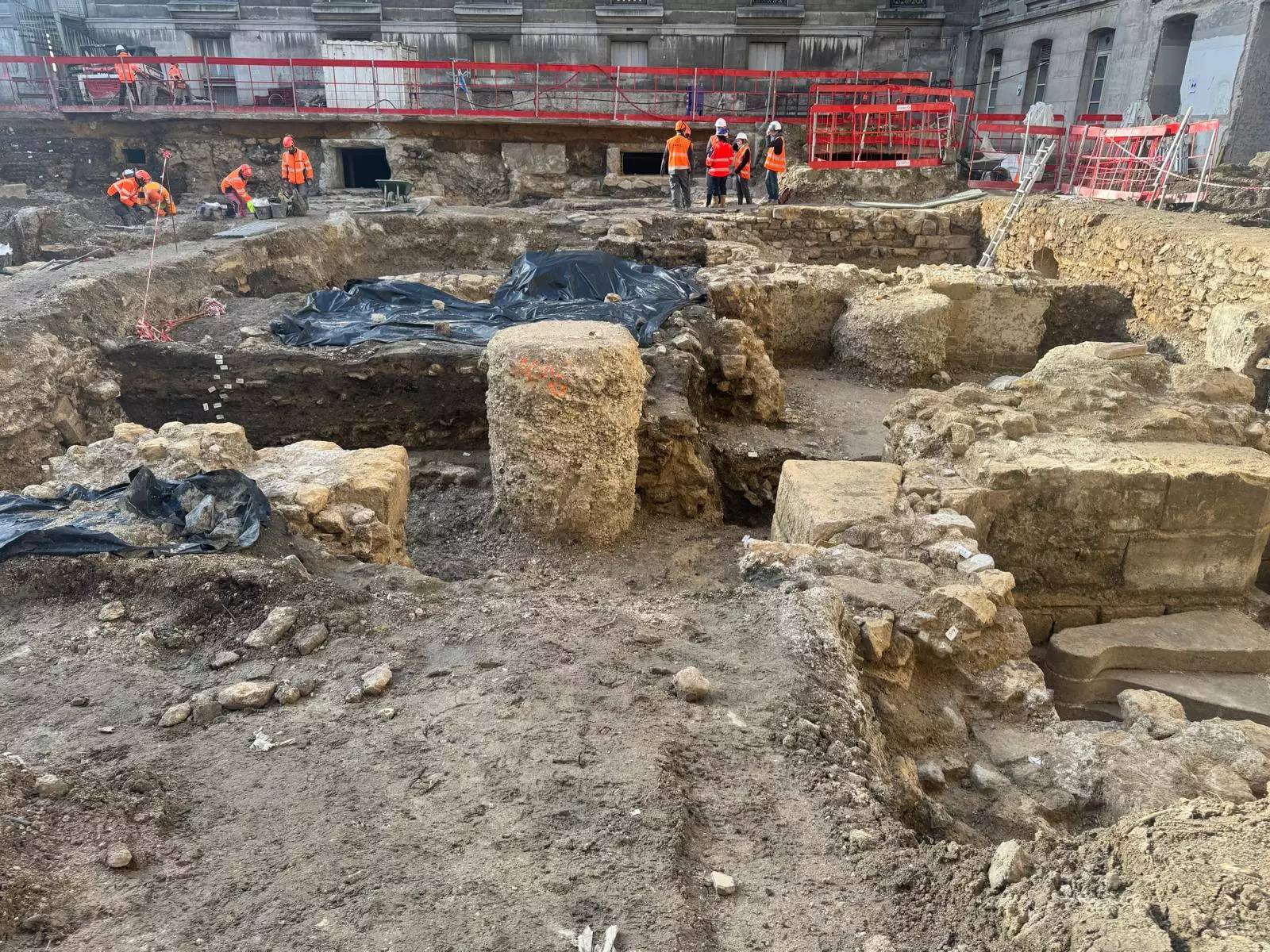 CHANTIER // Les travaux d'archéologie ont commencé pour l'Hôtel-Dieu !!!