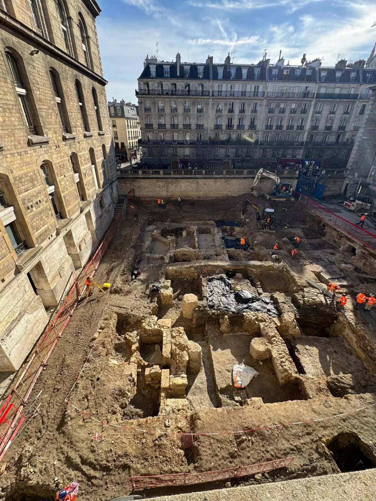 CHANTIER // Les travaux d'archéologie ont commencé pour l'Hôtel-Dieu !!!