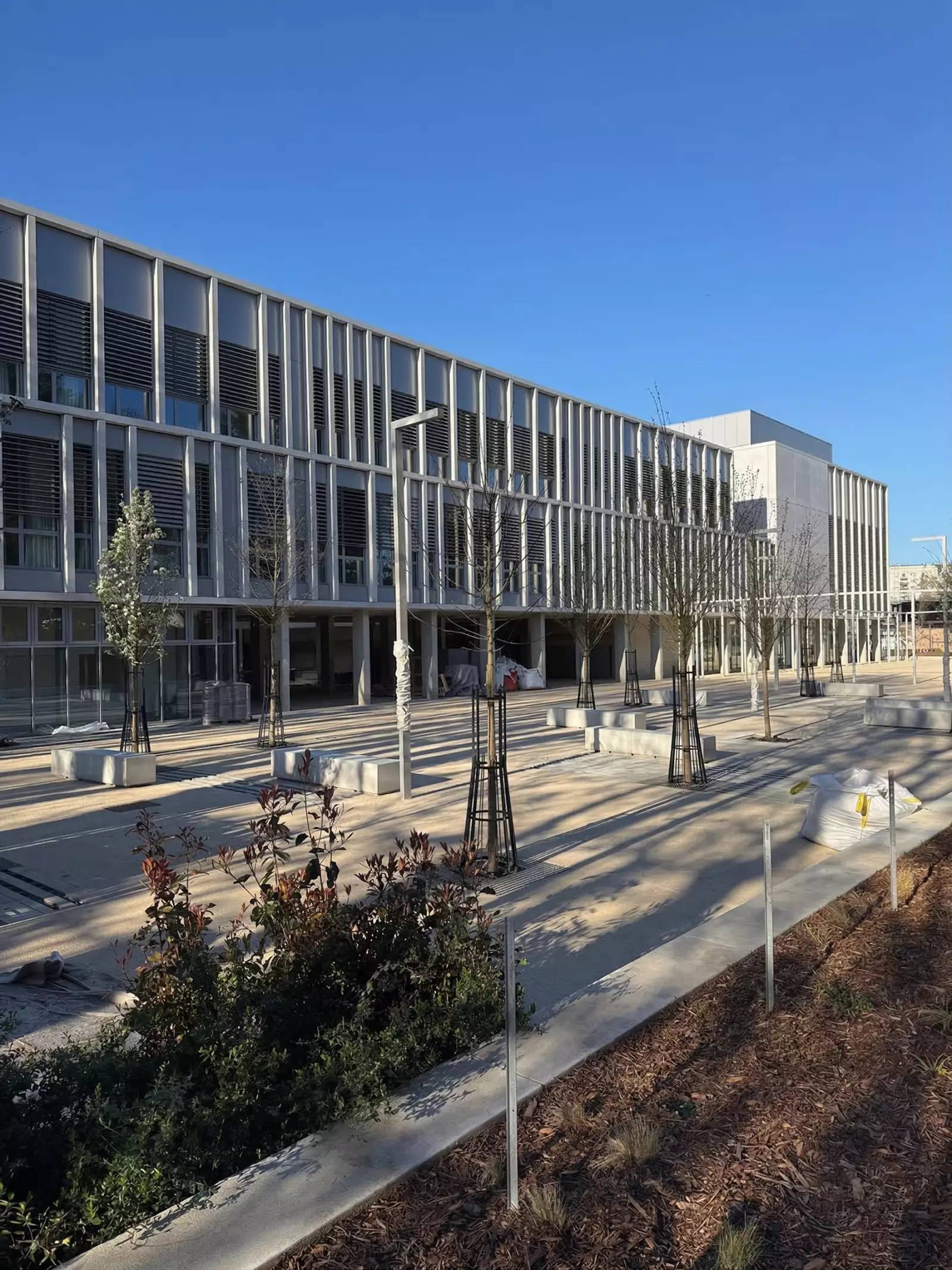 MALAKOFF Collège Charlotte Delbo 600 élèves