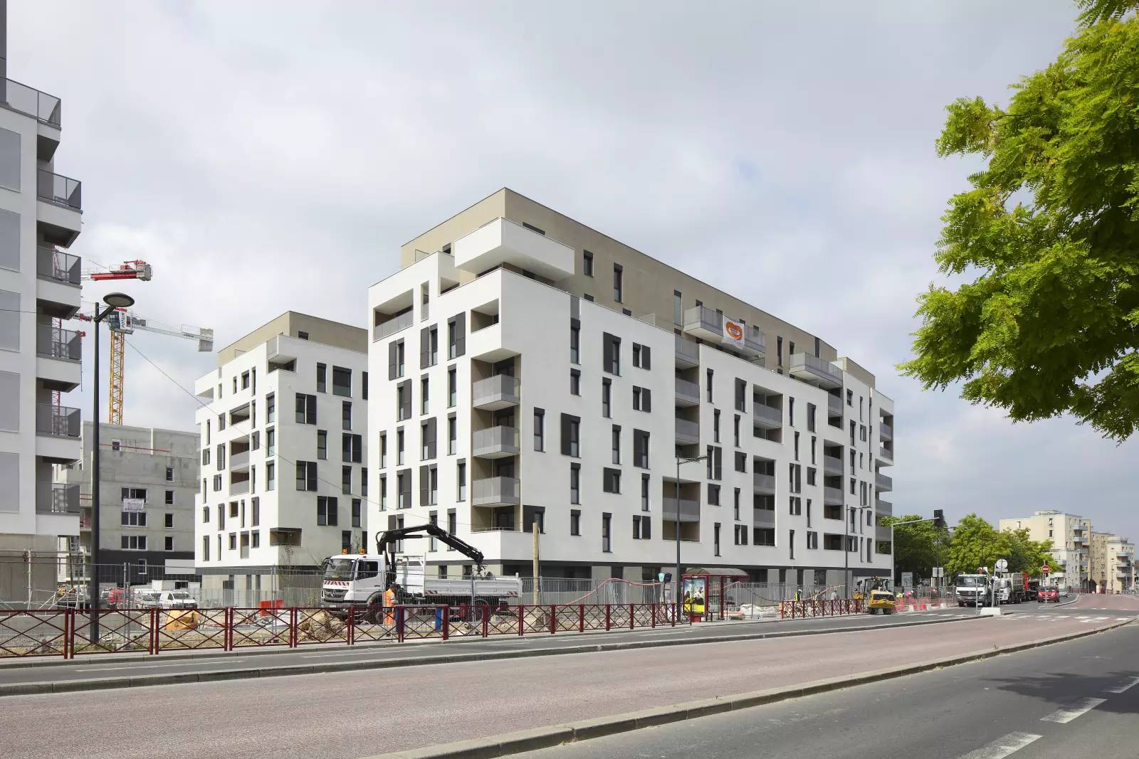 FRESNES 126 logements et activités