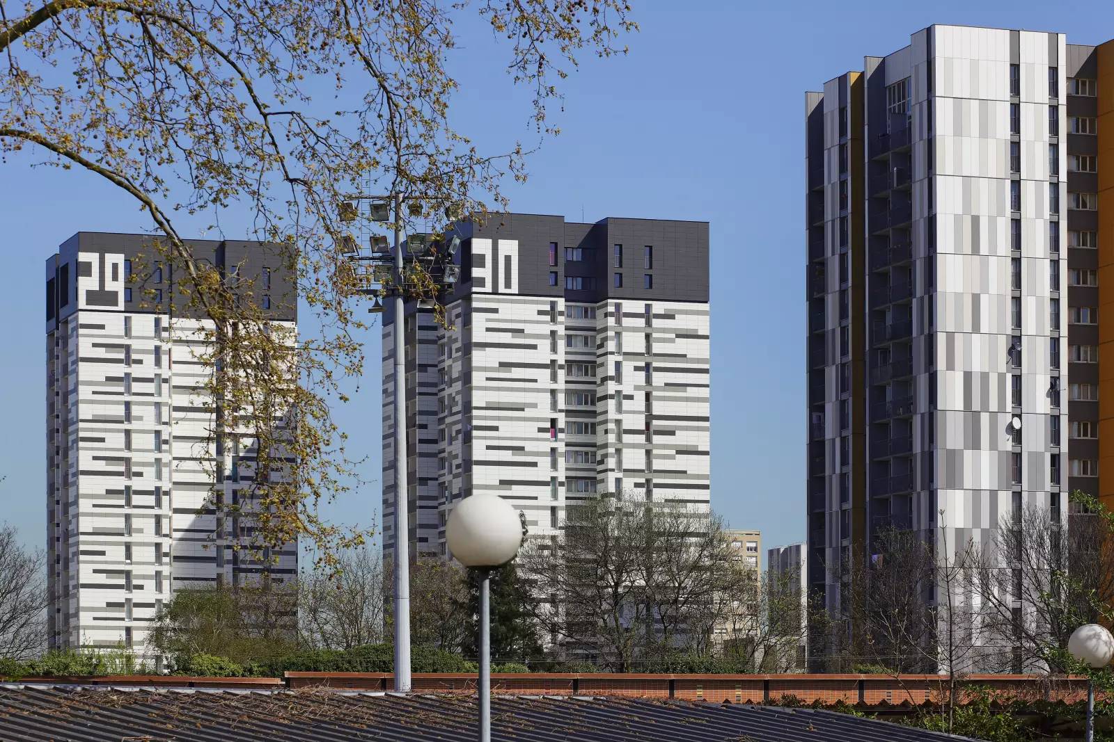 BOBIGNY Réhabilitation lourde de 2 tours et 38 logements