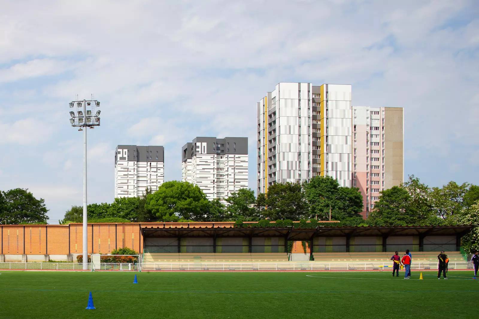BOBIGNY Réhabilitation lourde de 2 tours et 38 logements