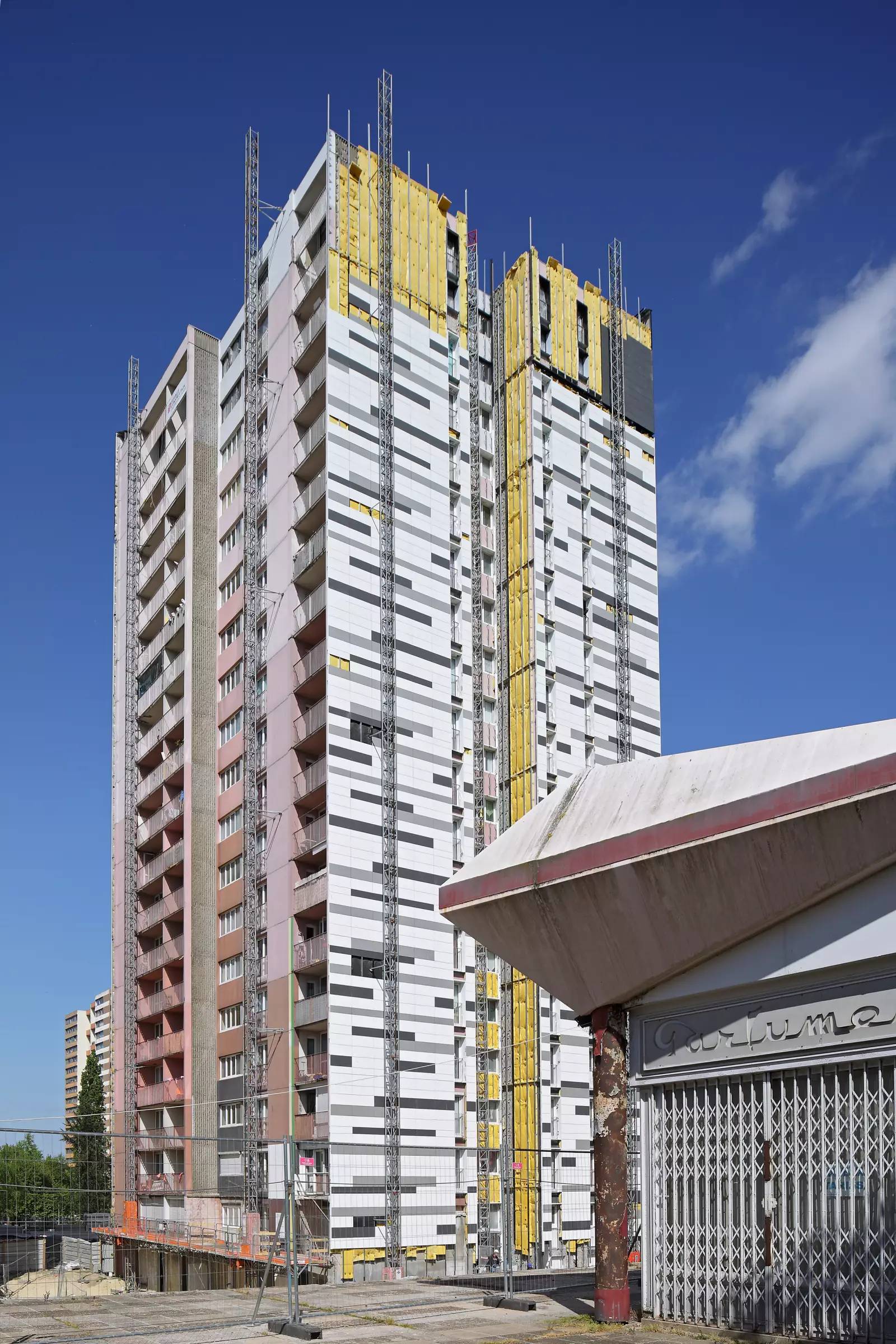 BOBIGNY Réhabilitation lourde de 2 tours et 38 logements
