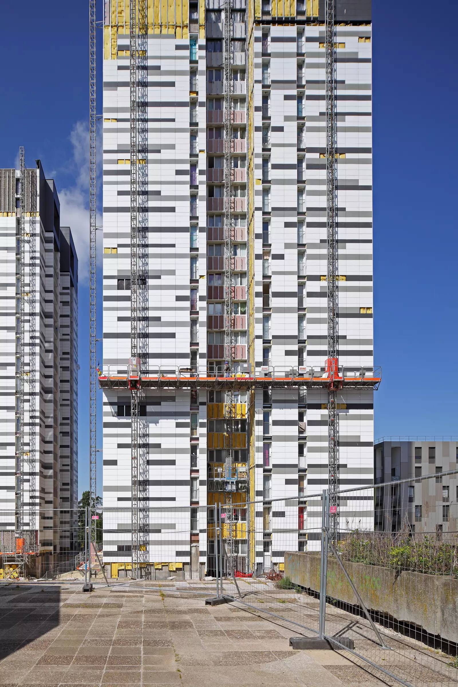 BOBIGNY Réhabilitation lourde de 2 tours et 38 logements