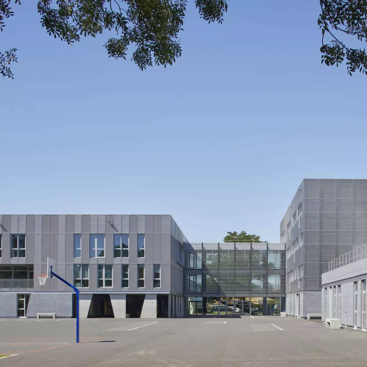 LA ROCHE-SUR-YON - Restructuration et extension du collège Les Gondoliers 650 élèves