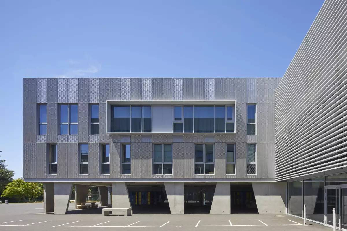 LA ROCHE-SUR-YON - Restructuration et extension du collège Les Gondoliers 650 élèves