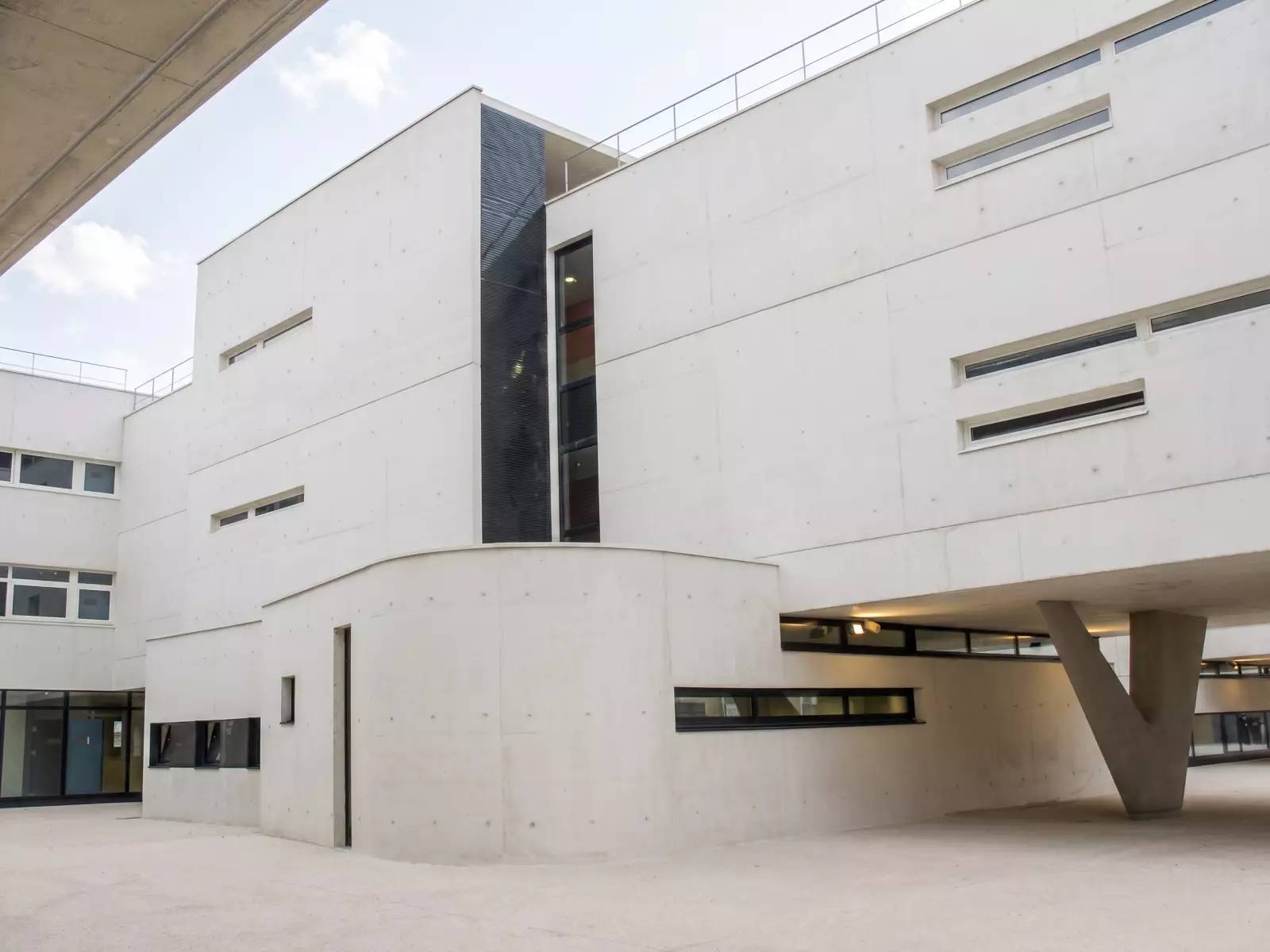 CRETEIL Collège 600 élèves
