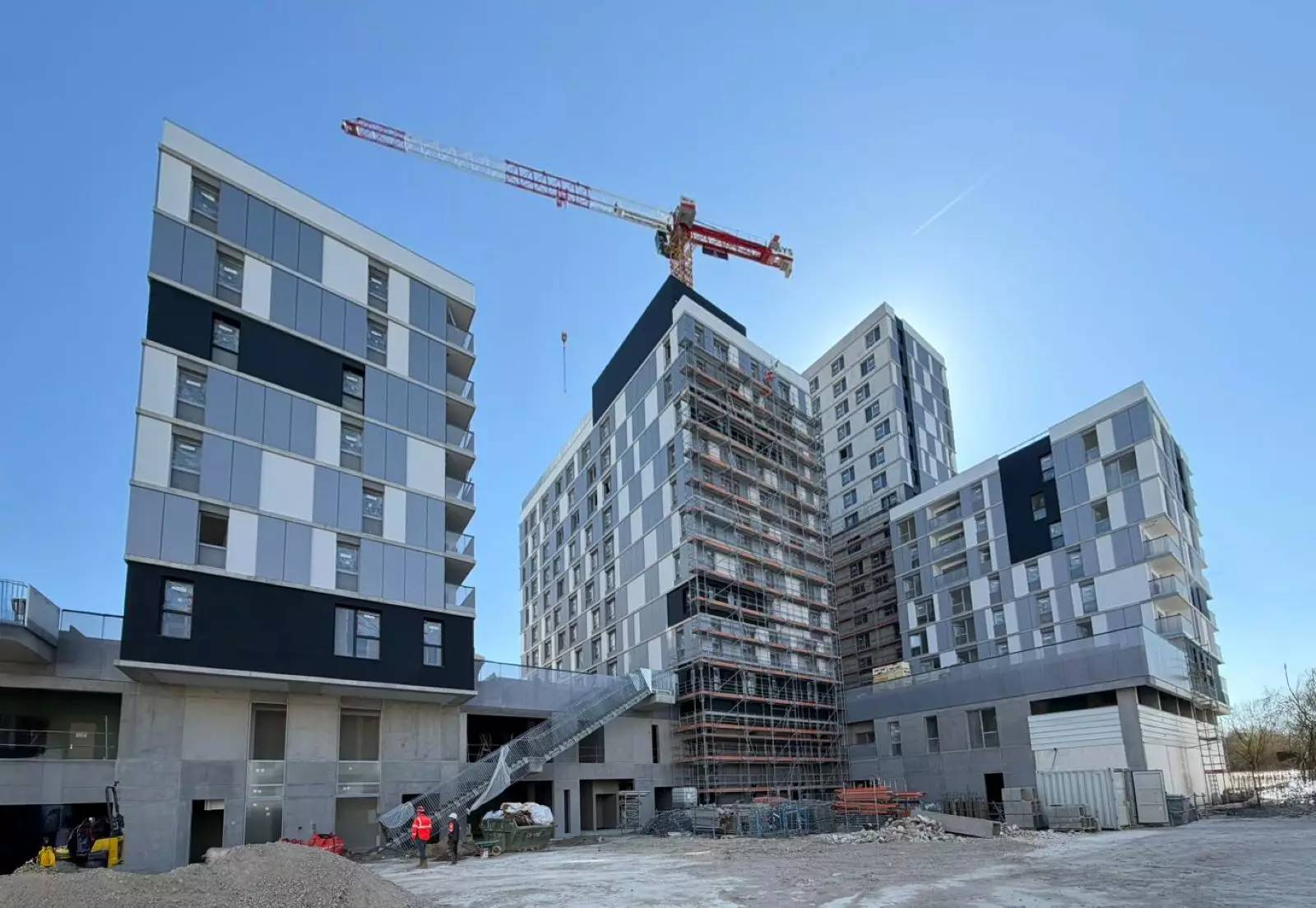 IVRY-SUR-SEINE 482 logements, résidence étudiante et activités