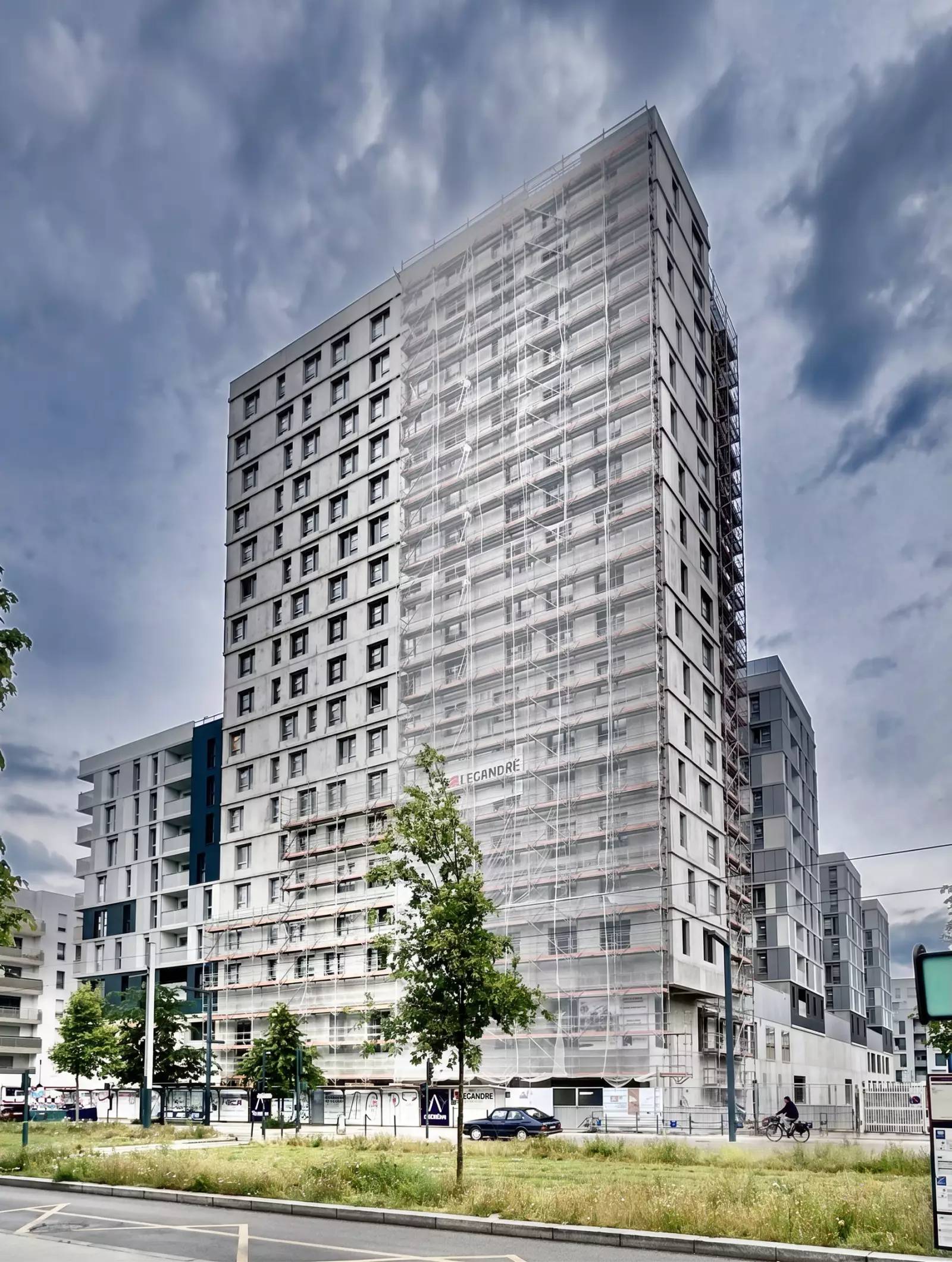 IVRY-SUR-SEINE 482 logements, résidence étudiante et activités