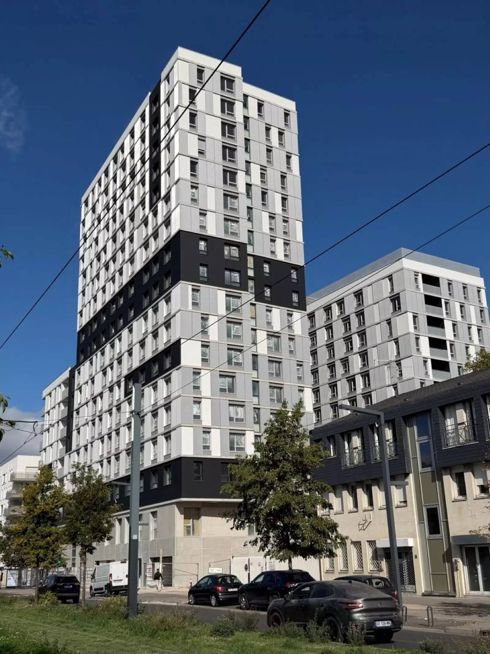 IVRY-SUR-SEINE 482 logements, résidence étudiante et activités