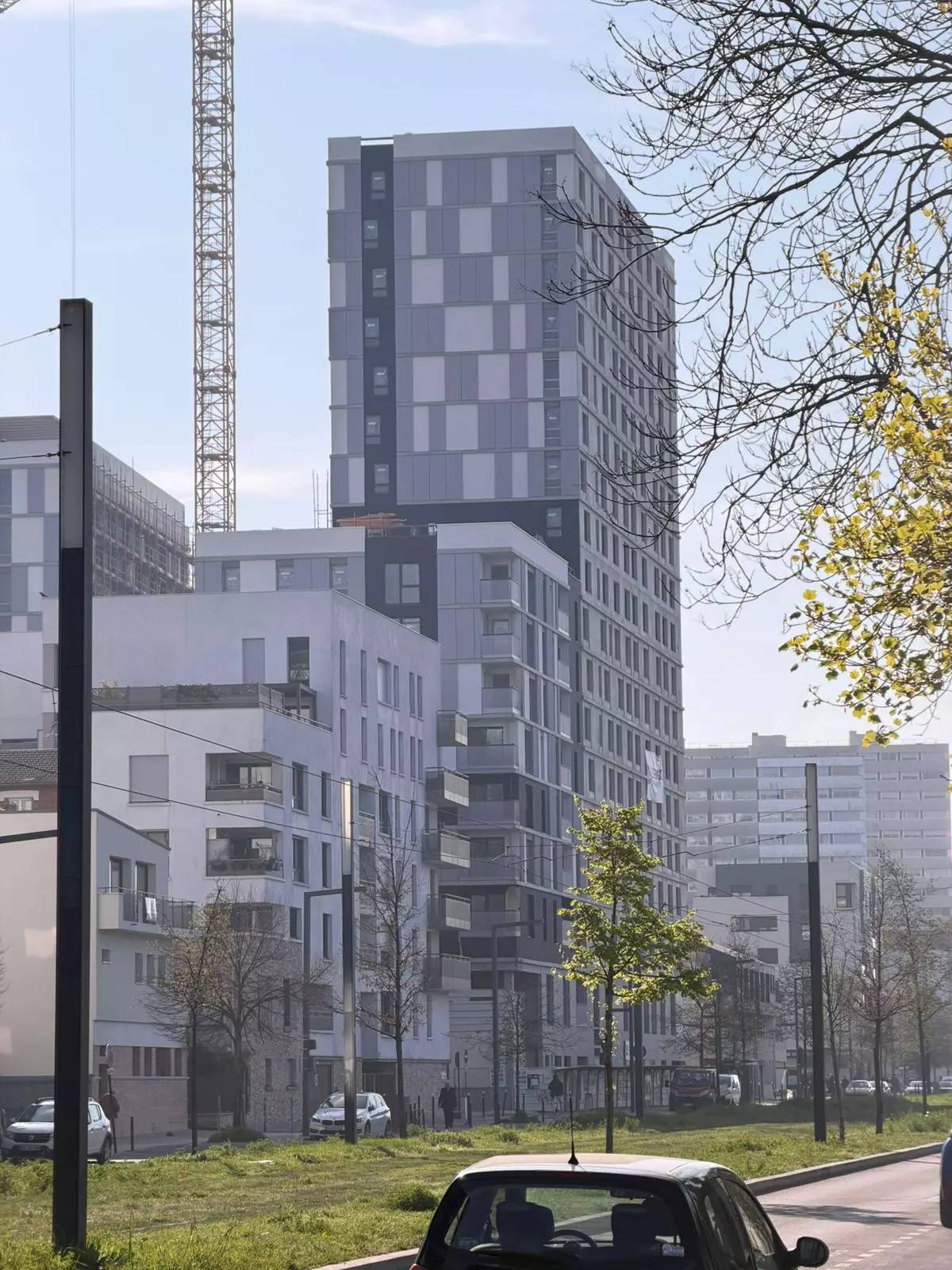 IVRY-SUR-SEINE - 482 logements, résidence étudiante et activités
