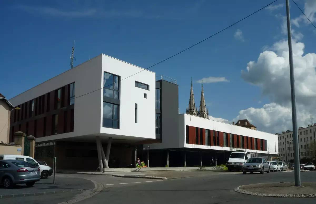 MOULINS - Hôtel de Police