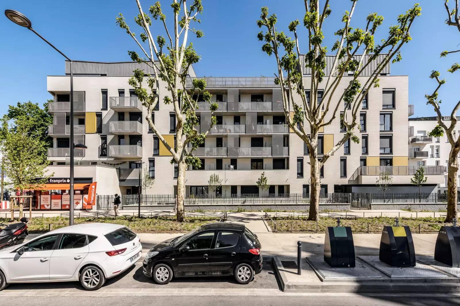 CRETEIL 78 logements et commerce