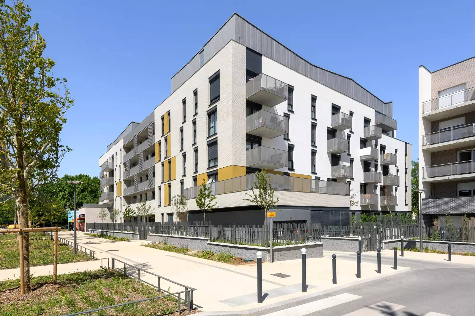 CRETEIL 78 logements et commerce
