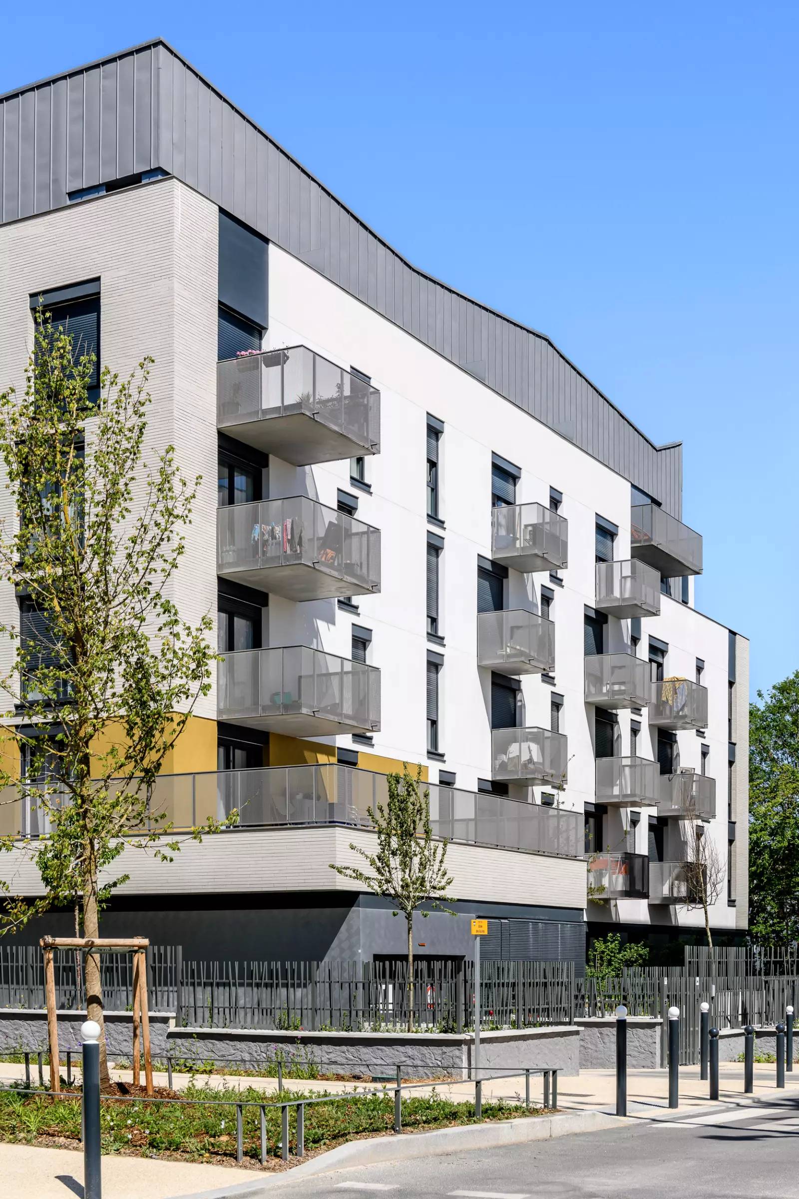 CRETEIL 78 logements et commerce
