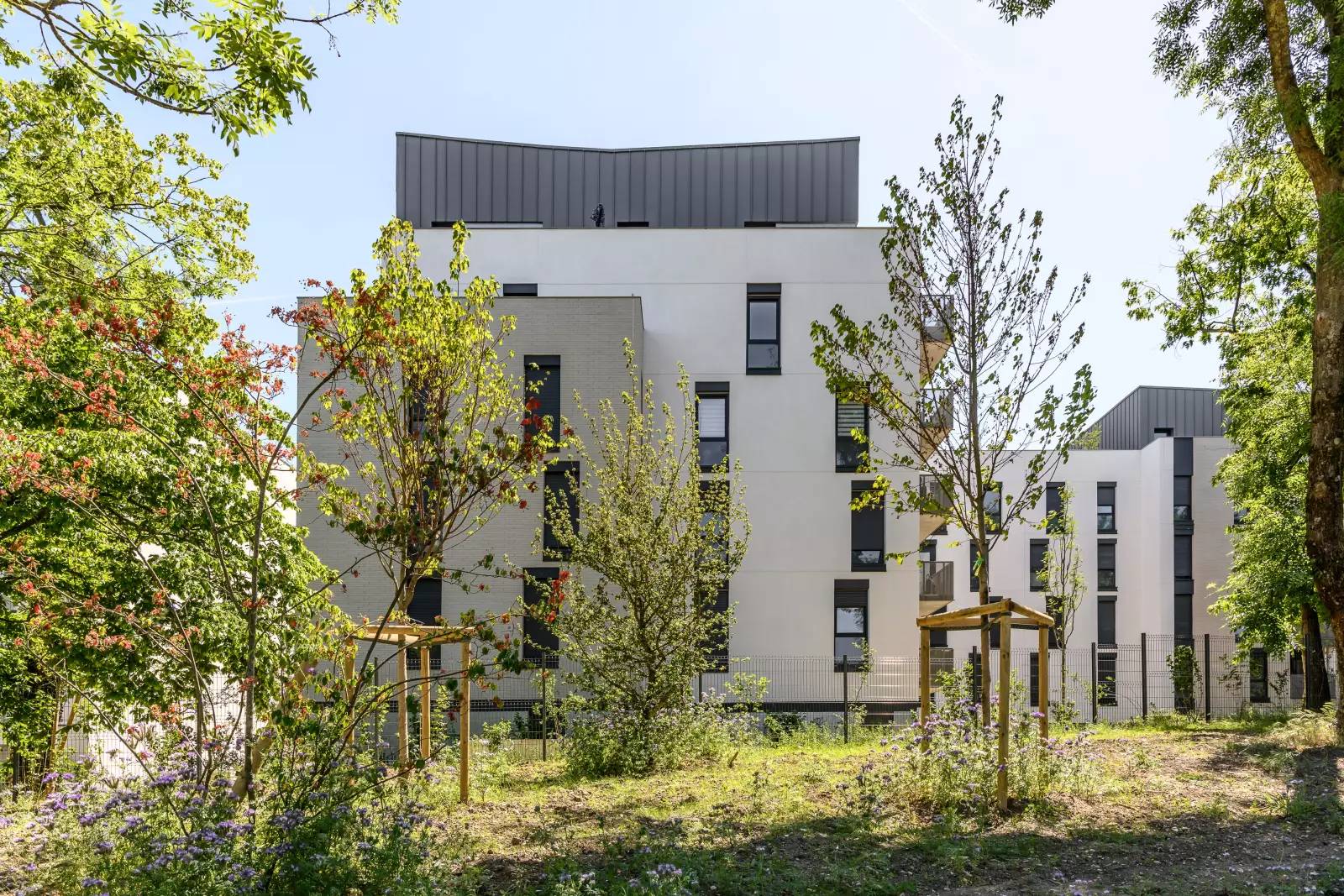 CRETEIL 78 logements et commerce