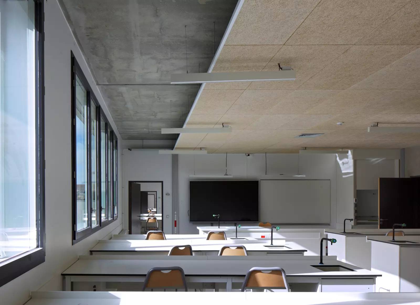 SAINT-OUEN-SUR-SEINE Lycée Marcel Cachin 1 500 élèves